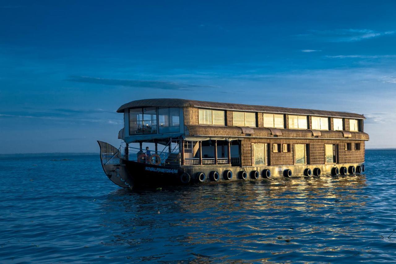 Harmony Houseboats Hotel Alappuzha Екстериор снимка