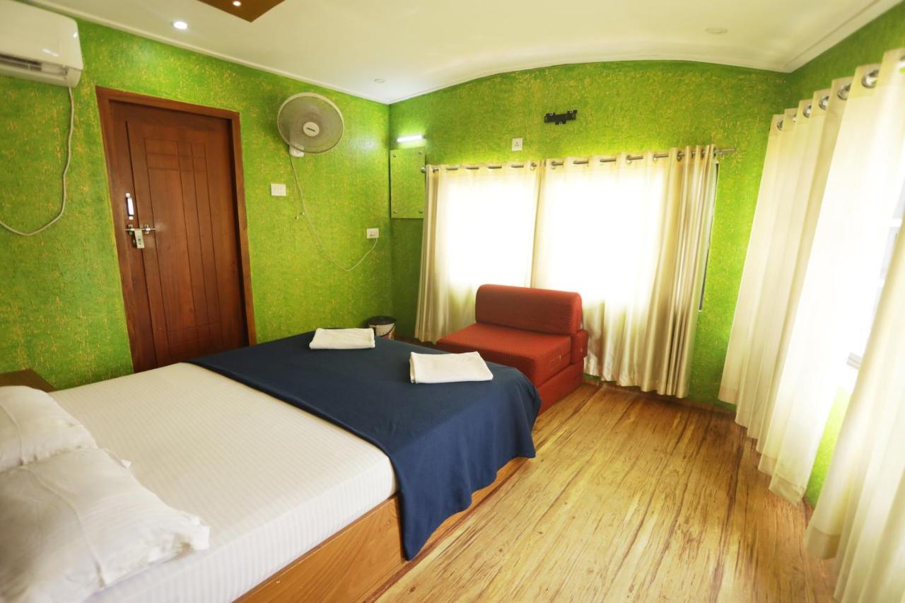 Harmony Houseboats Hotel Alappuzha Екстериор снимка