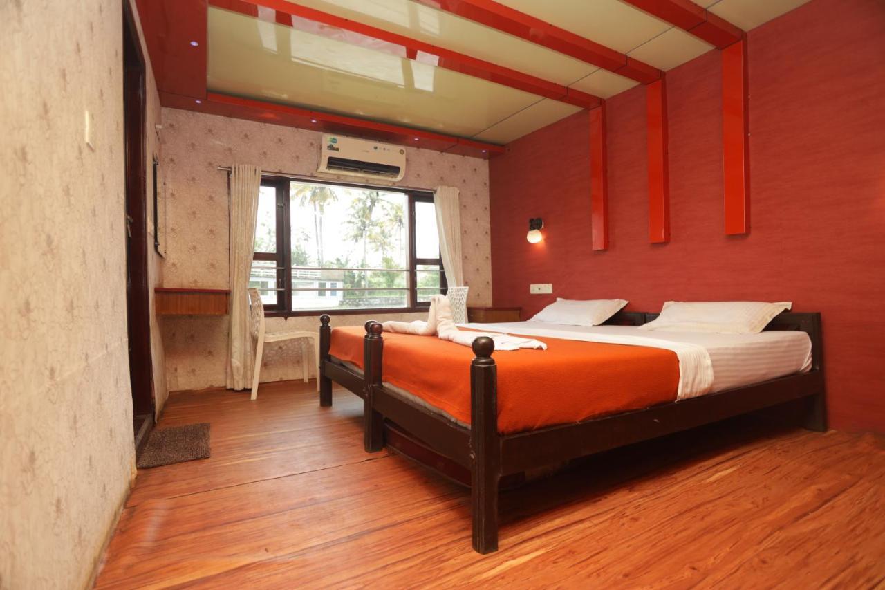 Harmony Houseboats Hotel Alappuzha Екстериор снимка